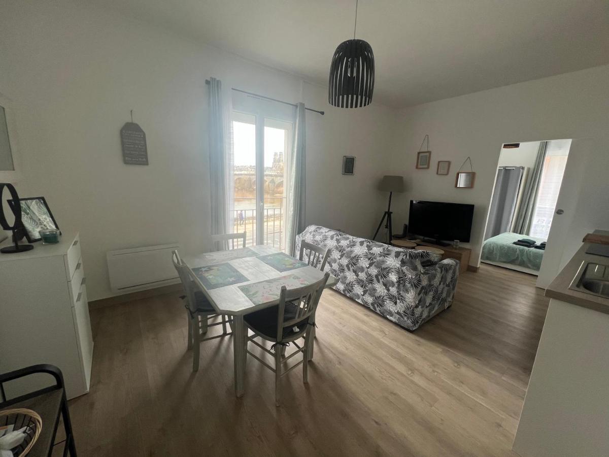 Cosy Loire, T2 Neuf, Front De Loire ,Vue Cathedrale,5Min A Pied Centre Ville Et Parking Prive Orleans Luaran gambar
